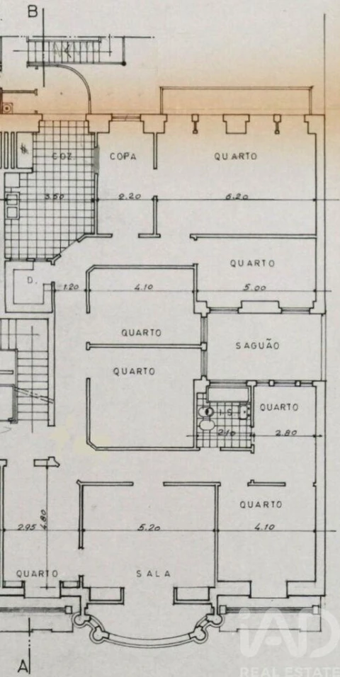 Apartamento T5 para Venda em Santo António