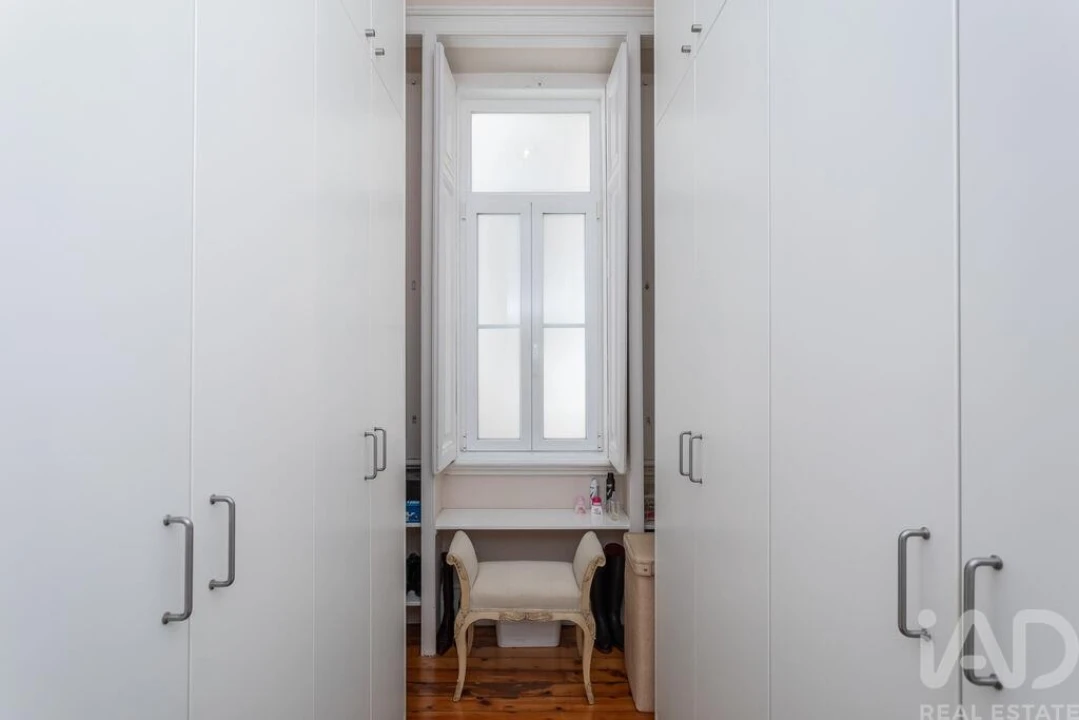 Apartamento T5 para Venda em Santo António Foto 16
