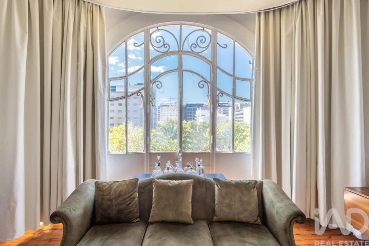 Apartamento T5 para Venda em Santo António Foto 4