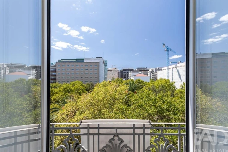 Apartamento T5 para Venda em Santo António Foto 12
