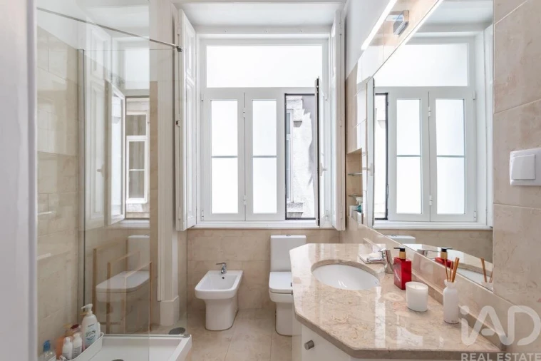 Apartamento T5 para Venda em Santo António Foto 14