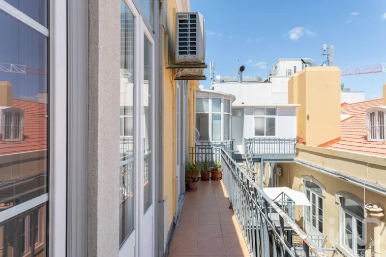 Apartamento T5 para Venda em Santo António Foto 30