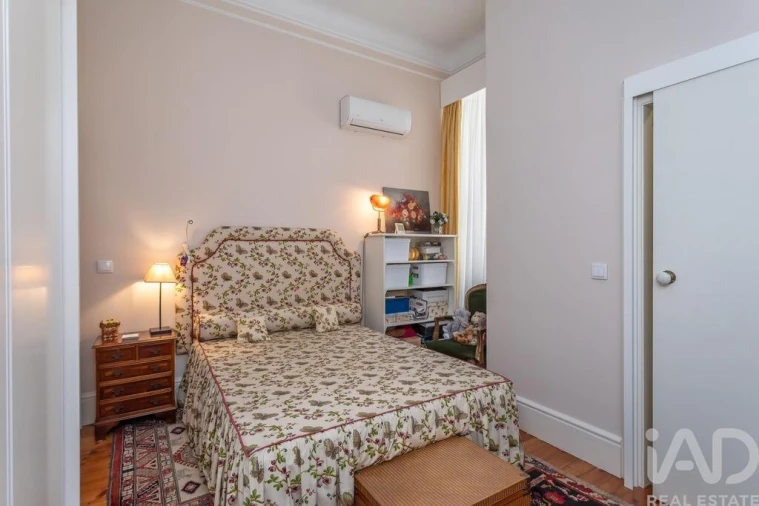 Apartamento T5 para Venda em Santo António Foto 17
