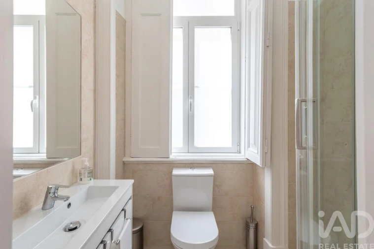 Apartamento T5 para Venda em Santo António Foto 32