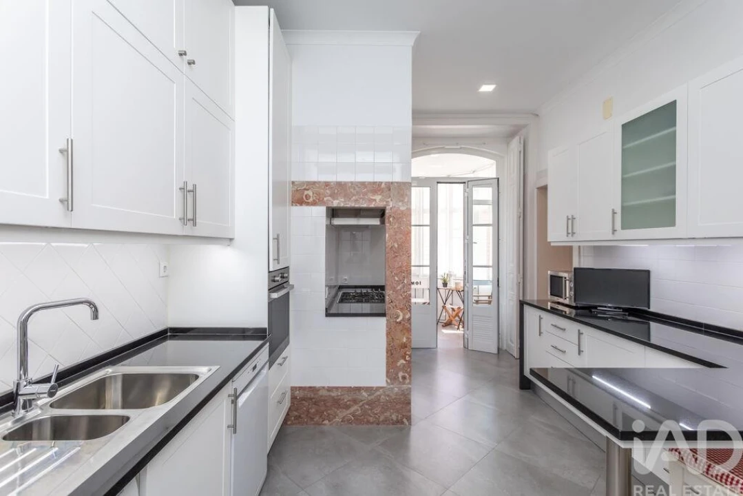 Apartamento T5 para Venda em Santo António Foto 22