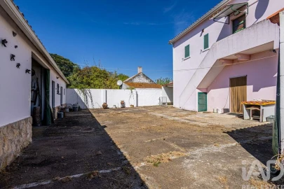 Moradia T4 para Venda em São João da Ribeira e Ribeira de São João