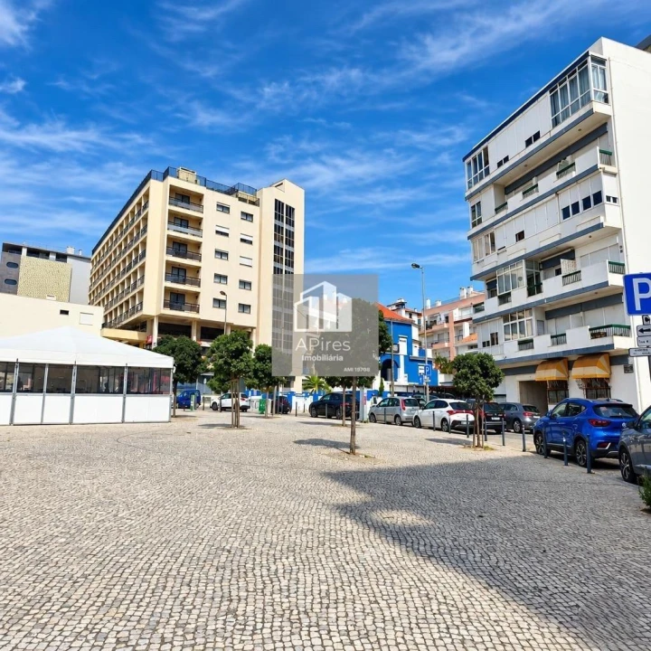 Apartamento T1 para Venda em Costa da Caparica Foto 16