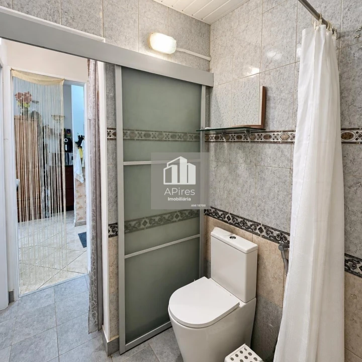 Apartamento T1 para Venda em Costa da Caparica Foto 13