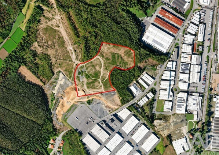 Terreno para Venda em Vilarinho das Cambas Foto 2