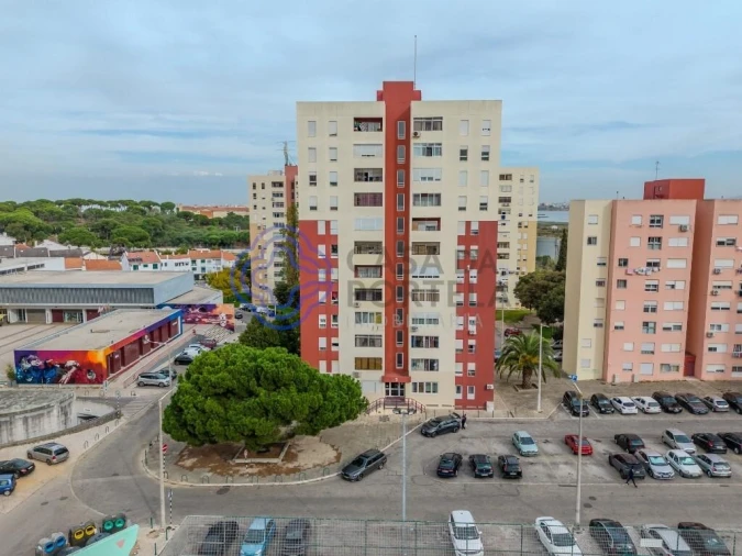 Apartamento T3 para Venda em Corroios Foto 3