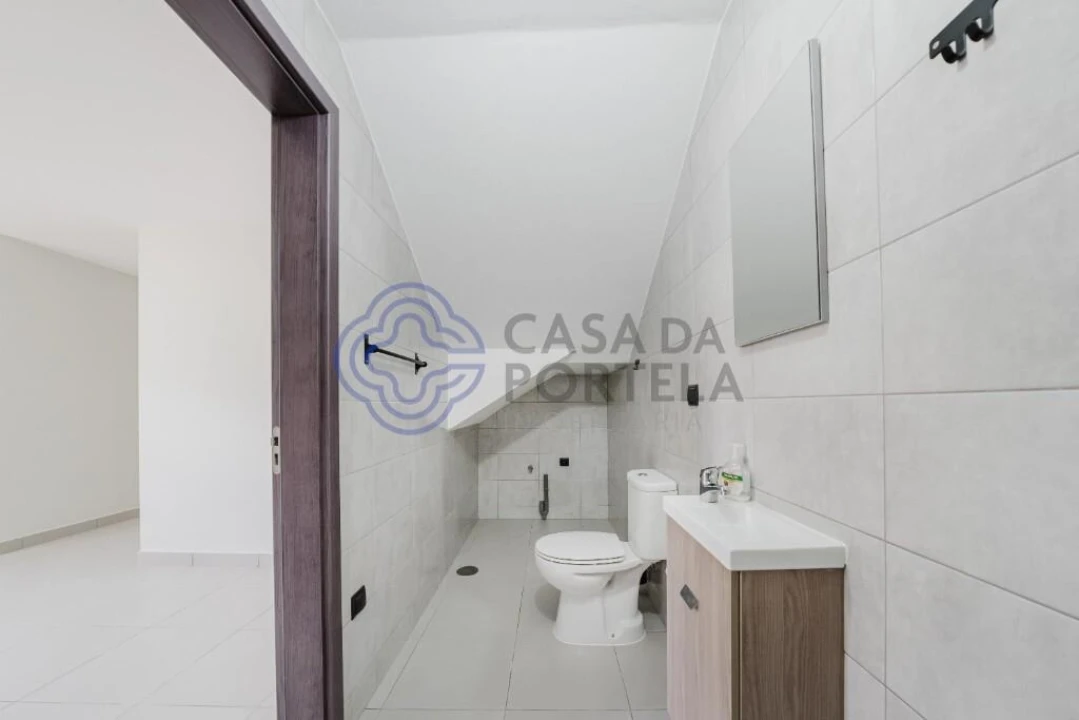 Moradia T3 para Venda em Bidoeira de Cima Foto 49