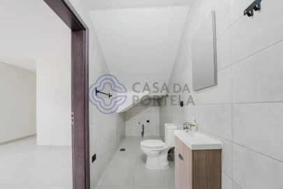 Moradia T3 para Venda em Bidoeira de Cima