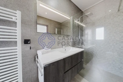 Moradia T3 para Venda em Bidoeira de Cima