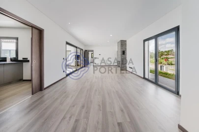 Moradia T3 para Venda em Bidoeira de Cima