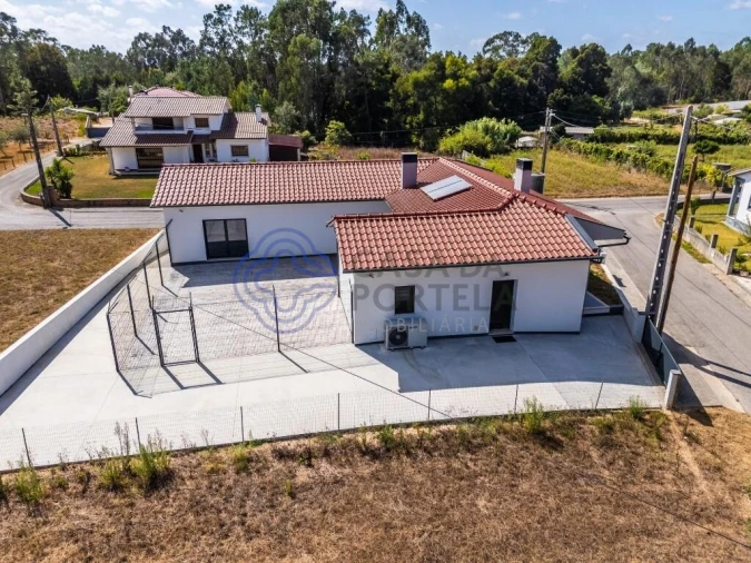Moradia T3 para Venda em Bidoeira de Cima Foto 2