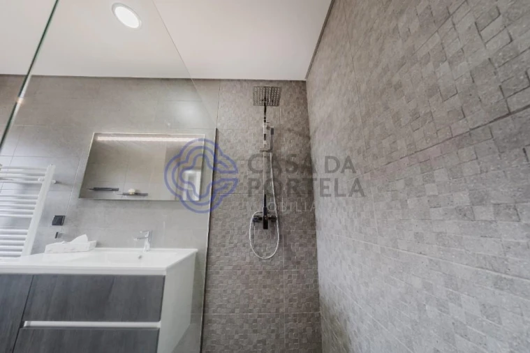 Moradia T3 para Venda em Bidoeira de Cima Foto 39
