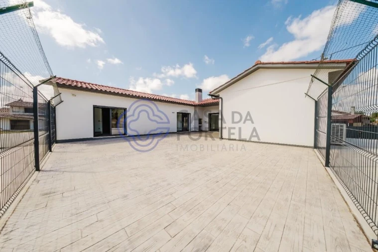 Moradia T3 para Venda em Bidoeira de Cima Foto 22