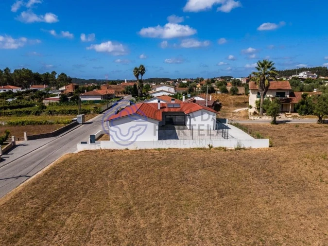 Moradia T3 para Venda em Bidoeira de Cima Foto 3
