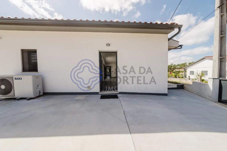 Moradia T3 para Venda em Bidoeira de Cima Foto 9