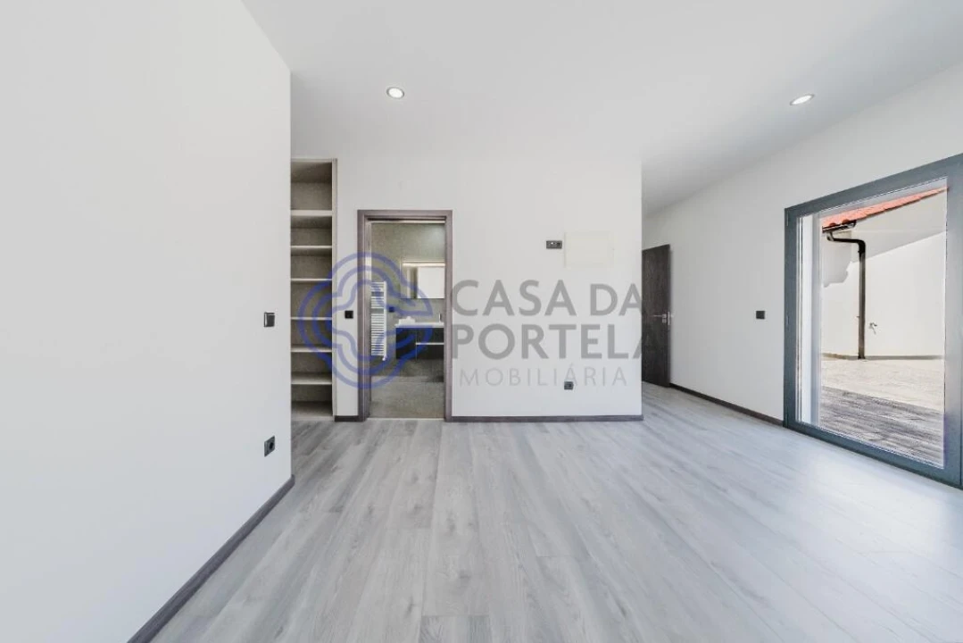 Moradia T3 para Venda em Bidoeira de Cima Foto 37