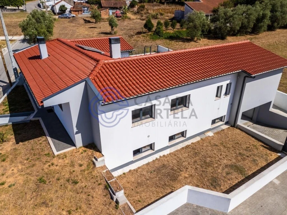Moradia T3 para Venda em Bidoeira de Cima Foto 56