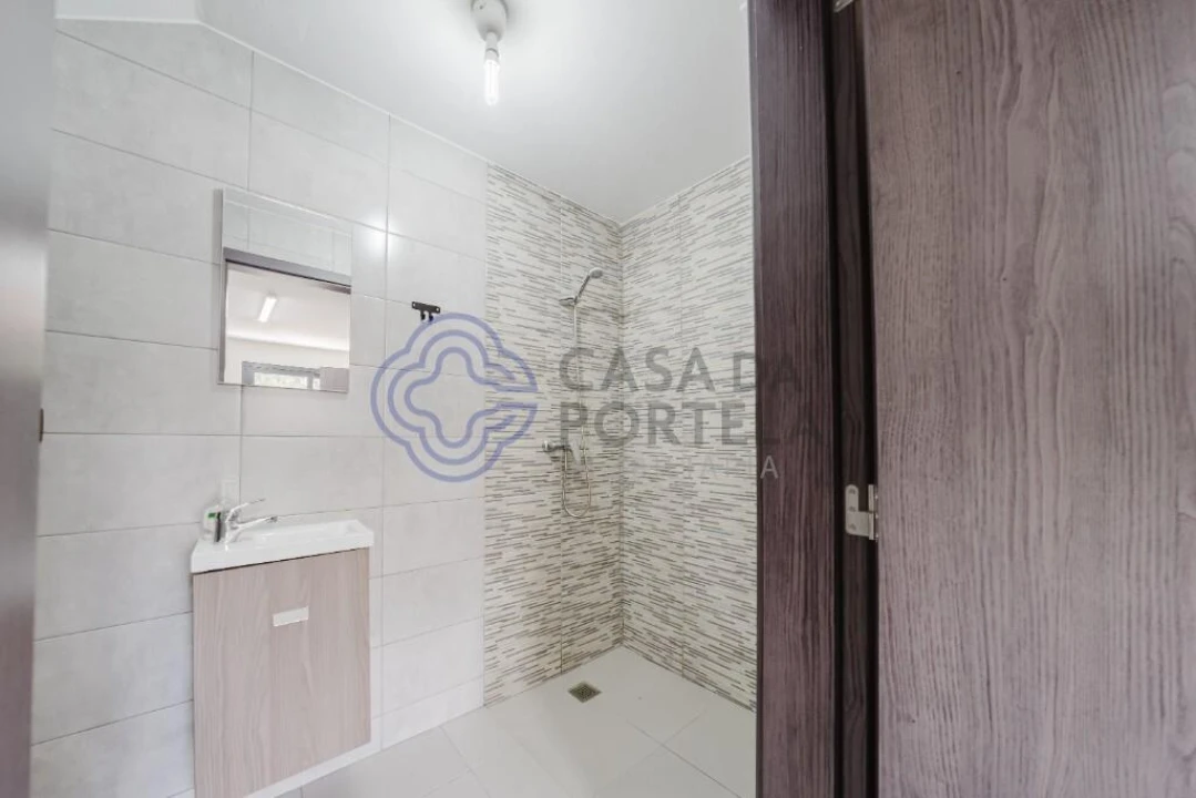 Moradia T3 para Venda em Bidoeira de Cima Foto 48
