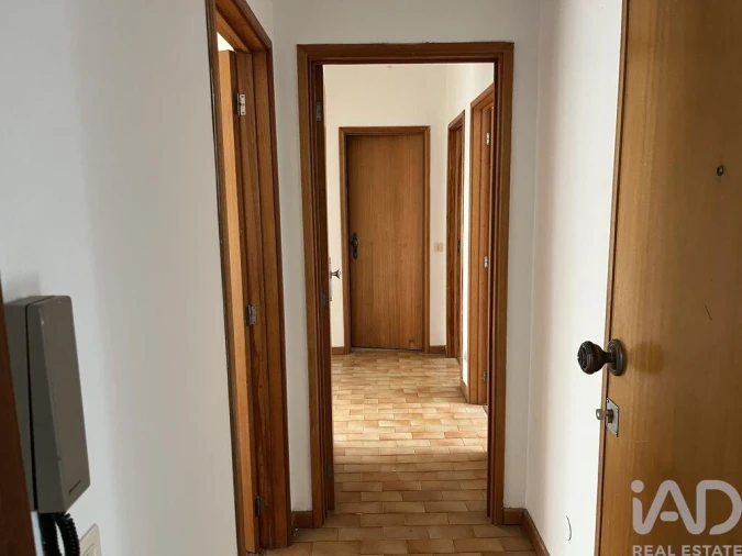 Apartamento T3 para Venda em Alijo Foto 3