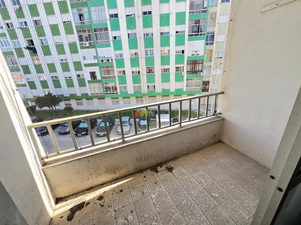 Apartamento T2 para Venda em Seixal, Arrentela e Aldeia de Paio Pires Foto 3