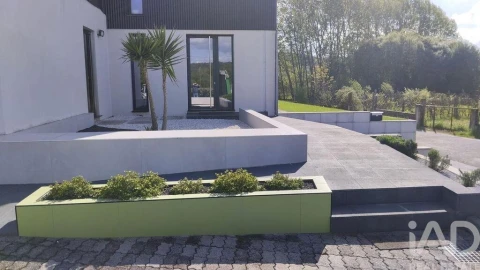 Armazém para Venda em Bodiosa