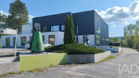 Armazém para Venda em Bodiosa