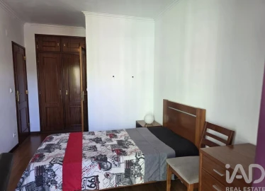 Apartamento T3 para Venda em Charneca de Caparica e Sobreda
