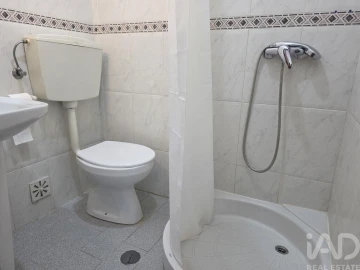 Apartamento T3 para Venda em Charneca de Caparica e Sobreda