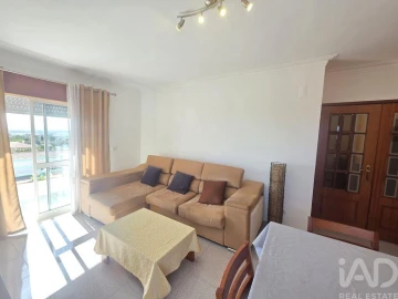 Apartamento T3 para Venda em Charneca de Caparica e Sobreda
