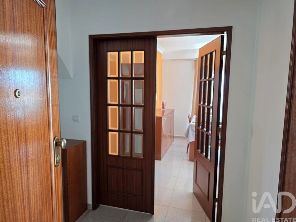 Apartamento T3 para Venda em Charneca de Caparica e Sobreda Foto 3