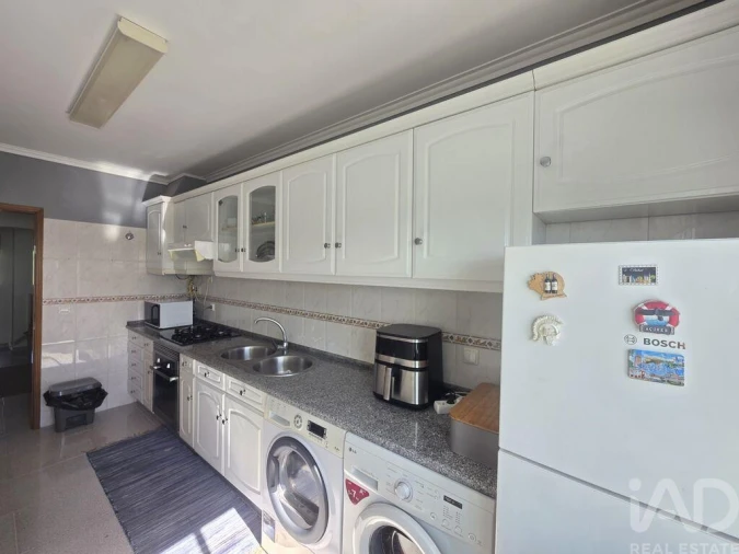 Apartamento T3 para Venda em Charneca de Caparica e Sobreda Foto 19