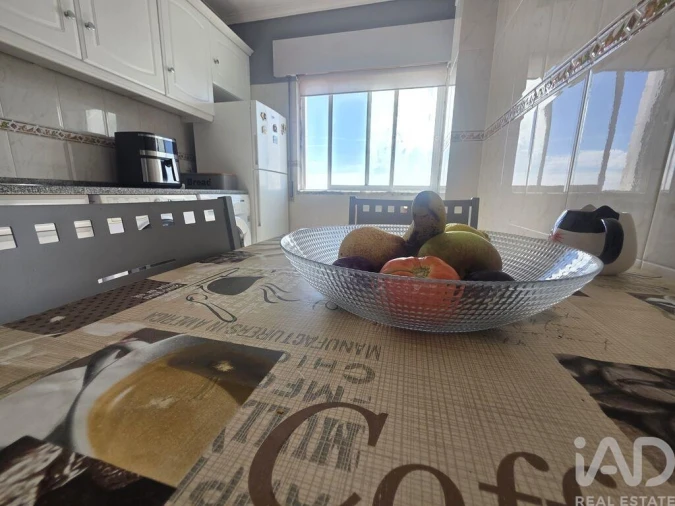 Apartamento T3 para Venda em Charneca de Caparica e Sobreda Foto 17