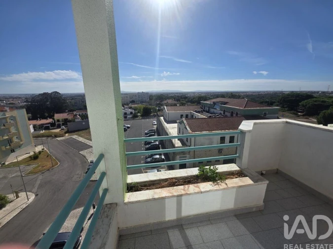 Apartamento T3 para Venda em Charneca de Caparica e Sobreda Foto 12