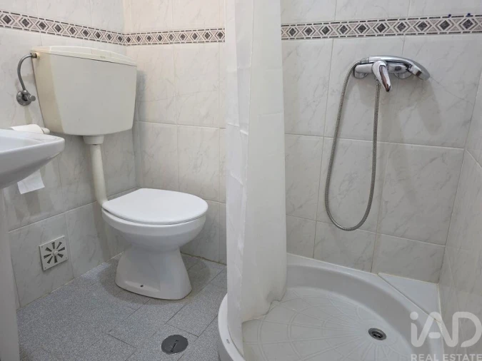 Apartamento T3 para Venda em Charneca de Caparica e Sobreda Foto 24