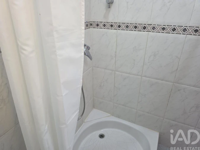 Apartamento T3 para Venda em Charneca de Caparica e Sobreda Foto 25