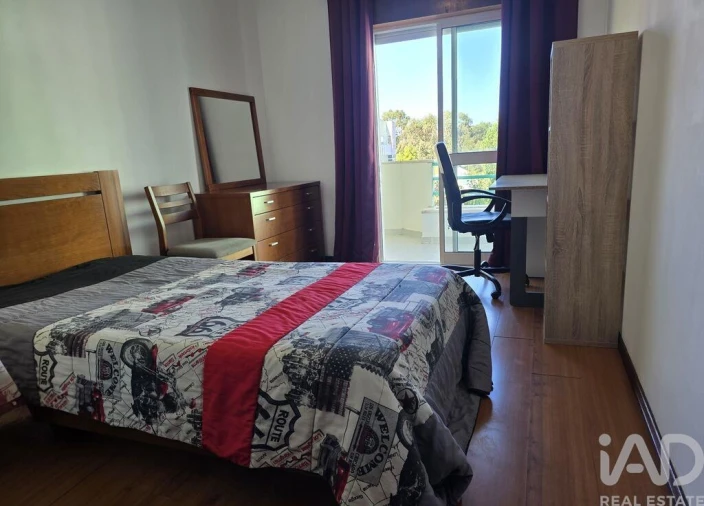 Apartamento T3 para Venda em Charneca de Caparica e Sobreda Foto 21