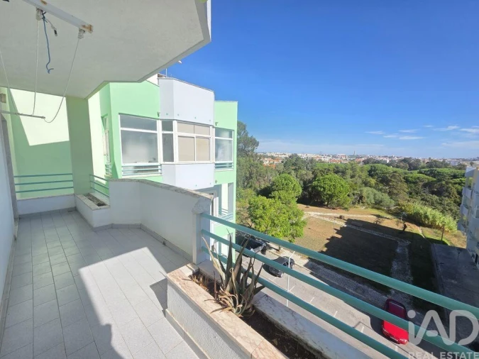 Apartamento T3 para Venda em Charneca de Caparica e Sobreda Foto 5