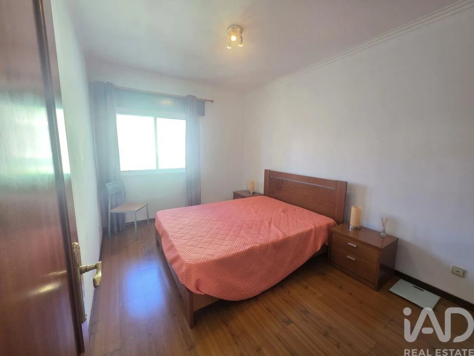 Apartamento T3 para Venda em Charneca de Caparica e Sobreda Foto 26