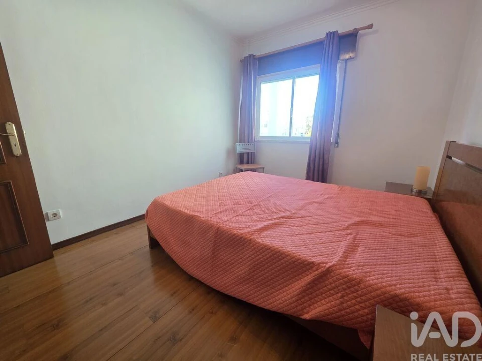Apartamento T3 para Venda em Charneca de Caparica e Sobreda Foto 27