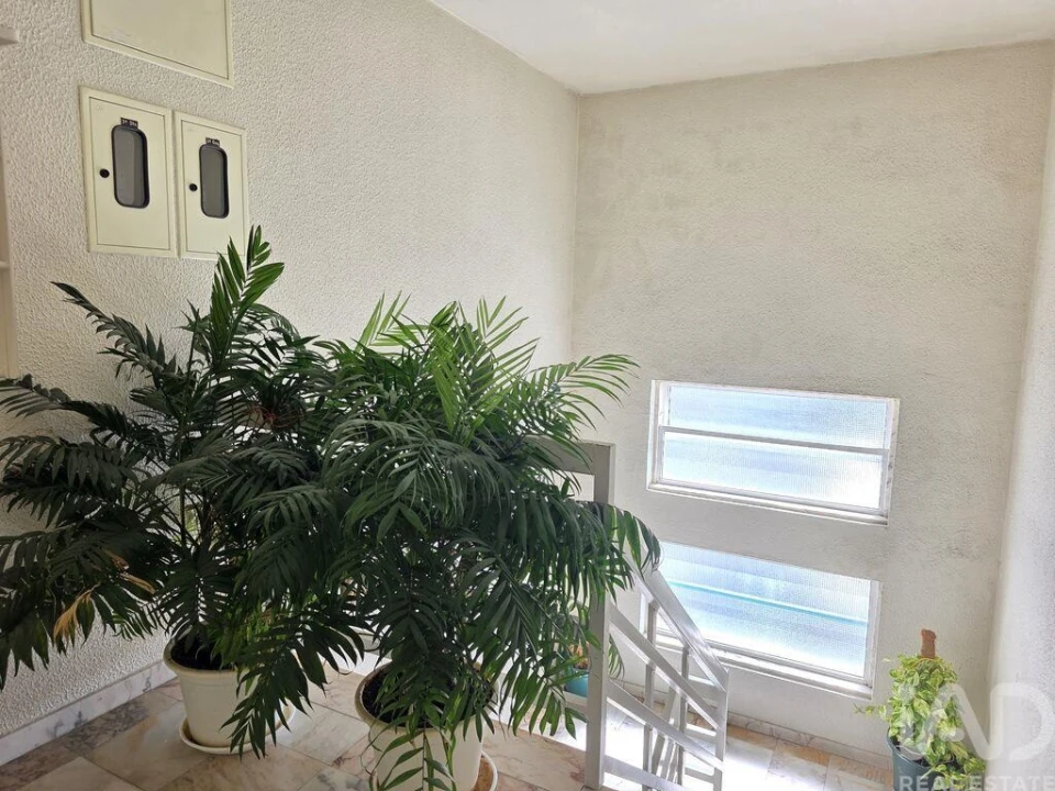 Apartamento T3 para Venda em Charneca de Caparica e Sobreda Foto 33
