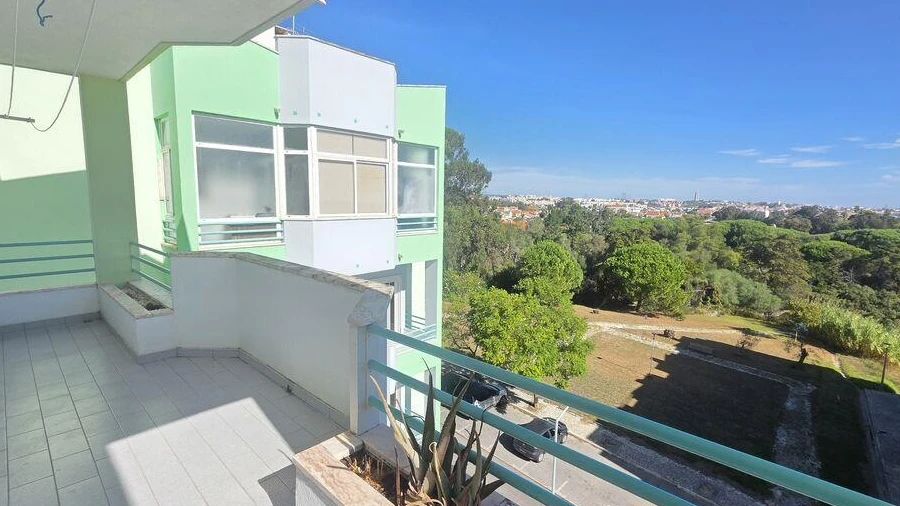 Apartamento T3 para Venda em Charneca de Caparica e Sobreda