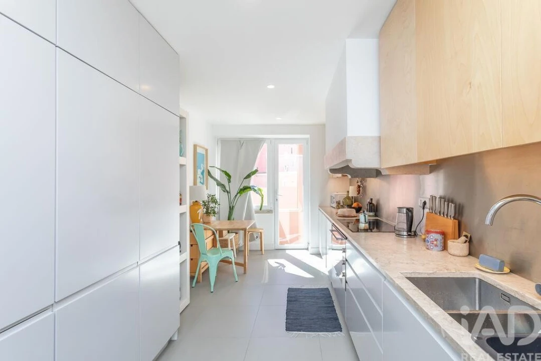 Apartamento T3 para Arrendamento em Areeiro Foto 9
