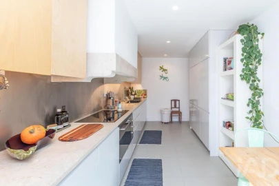 Apartamento T3 para Arrendamento em Areeiro