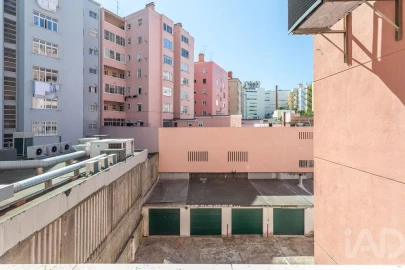 Apartamento T3 para Arrendamento em Areeiro