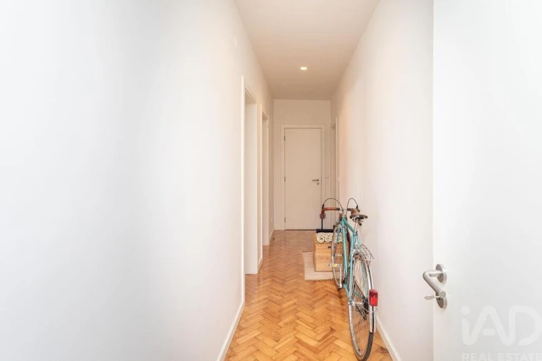 Apartamento T3 para Arrendamento em Areeiro Foto 13