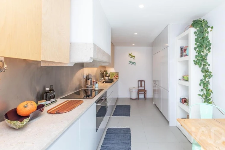 Apartamento T3 para Arrendamento em Areeiro Foto 10